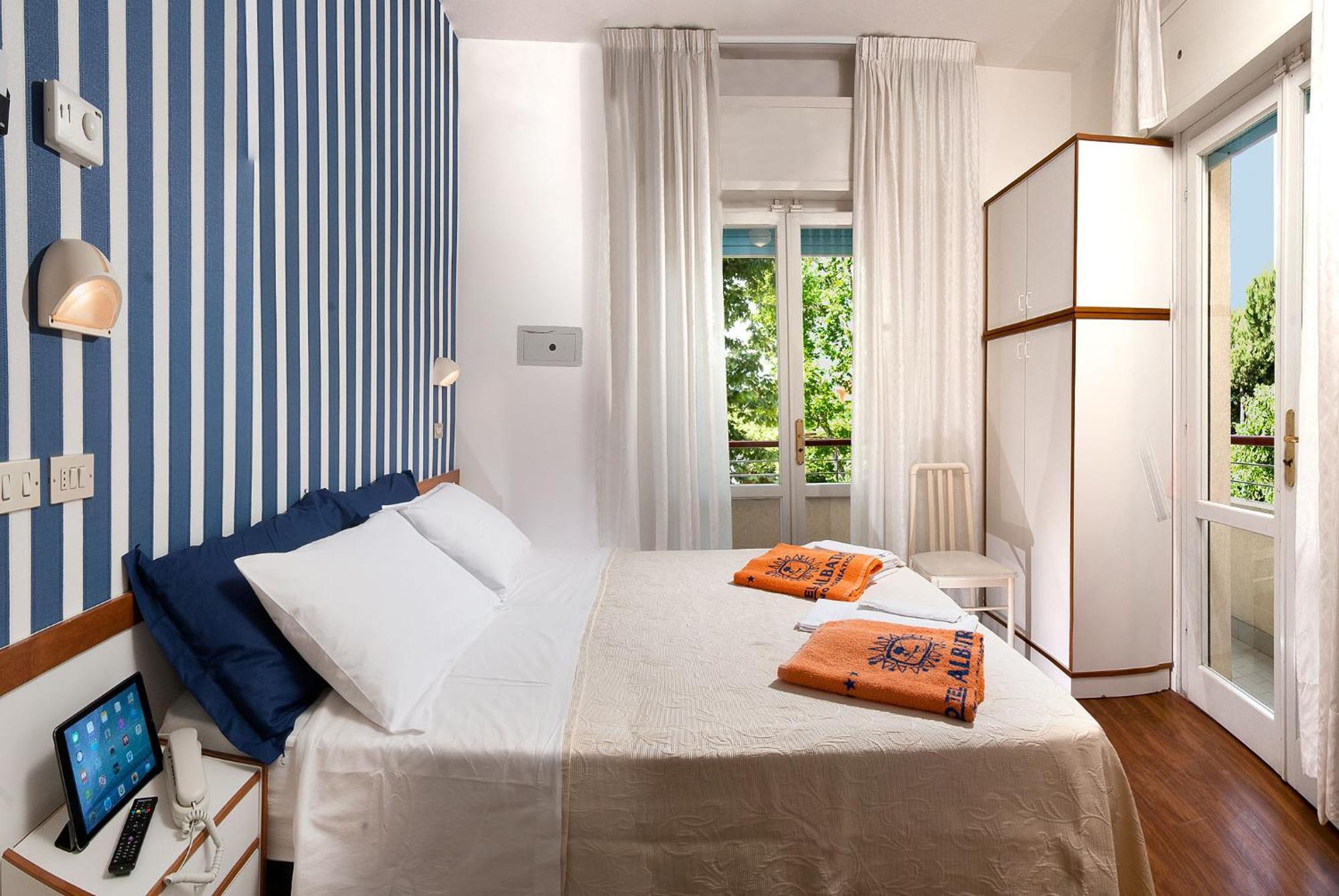 Hotel Albatros Мисано Адриатико Екстериор снимка