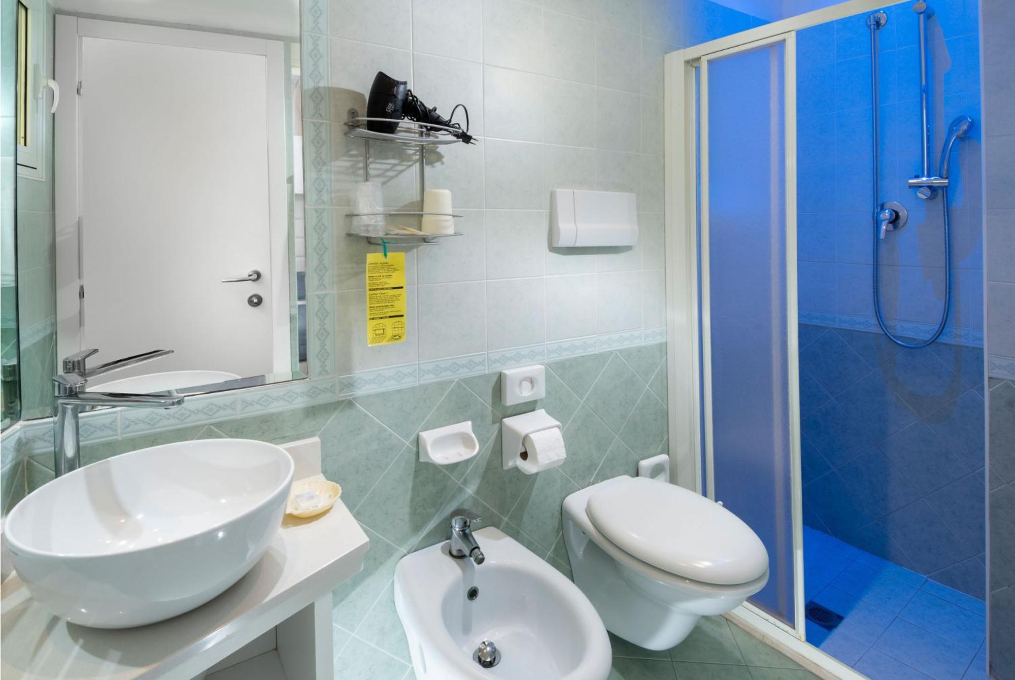 Hotel Albatros Мисано Адриатико Екстериор снимка