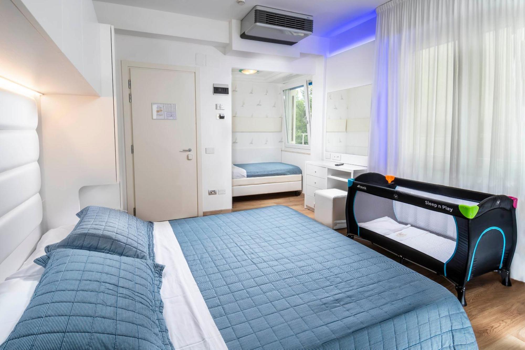 Hotel Albatros Мисано Адриатико Екстериор снимка