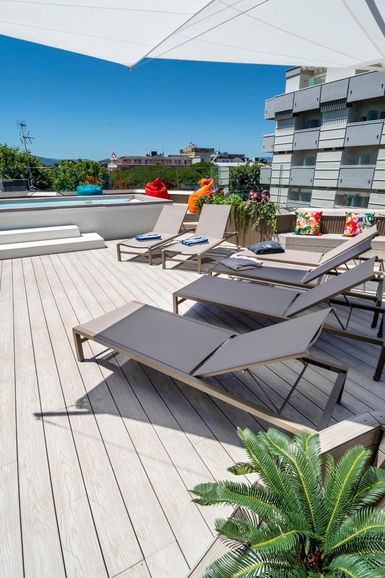 Hotel Albatros Мисано Адриатико Екстериор снимка