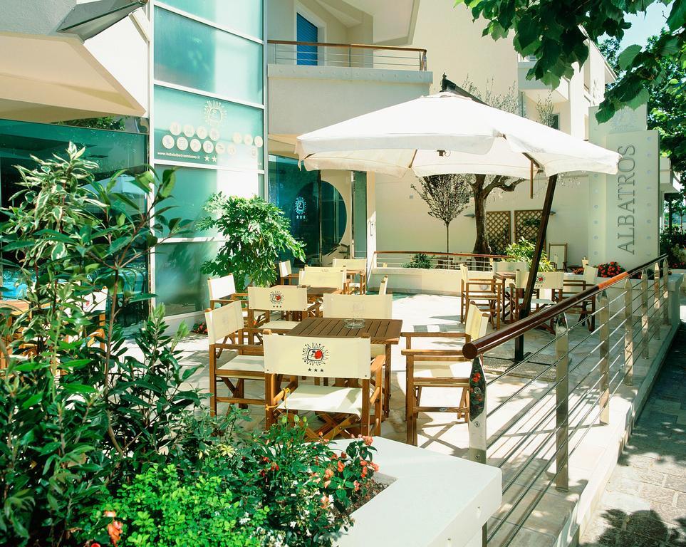 Hotel Albatros Мисано Адриатико Екстериор снимка